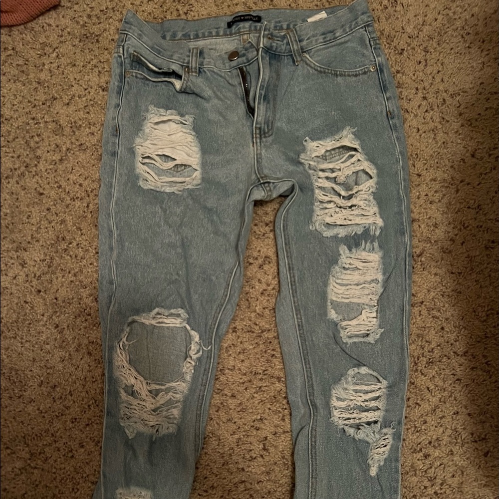 Brandy Melville Ripped Jeans!